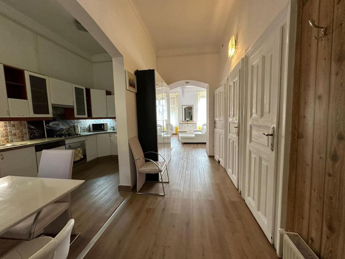 Park Danubes View Central Market Budapest Apartment ภายนอก รูปภาพ